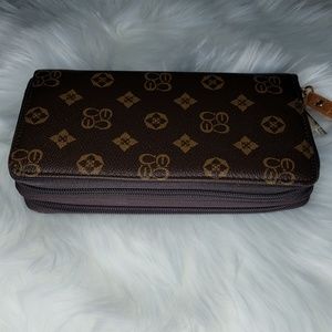 Zip around wallet in brown